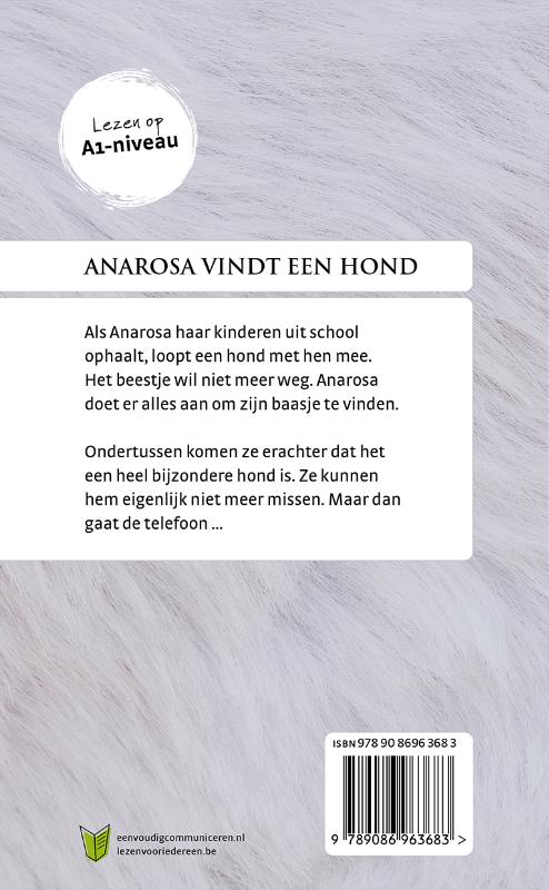 Achterkant van Anarosa vindt een hond