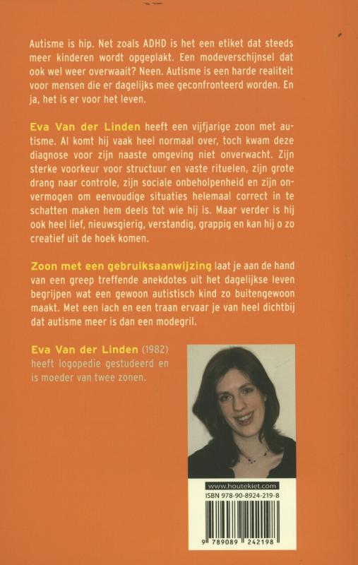 Achterkant van Zoon met een gebruiksaanwijzing