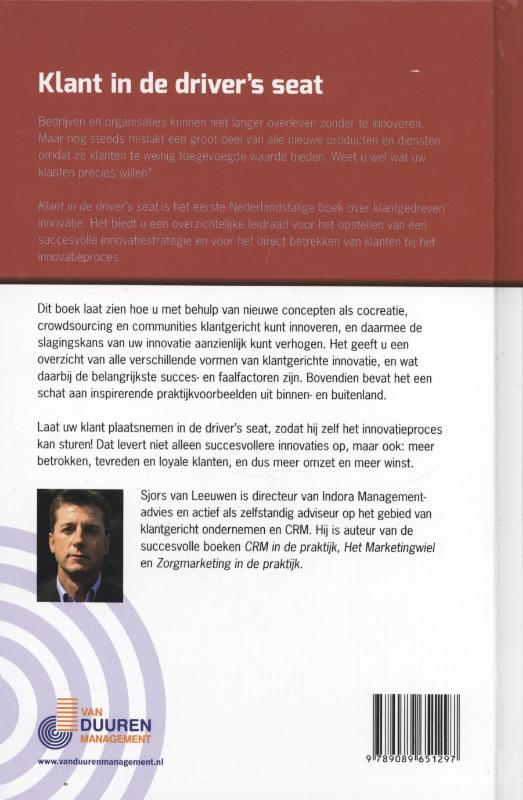 Achterkant van Klant in de drivers seat