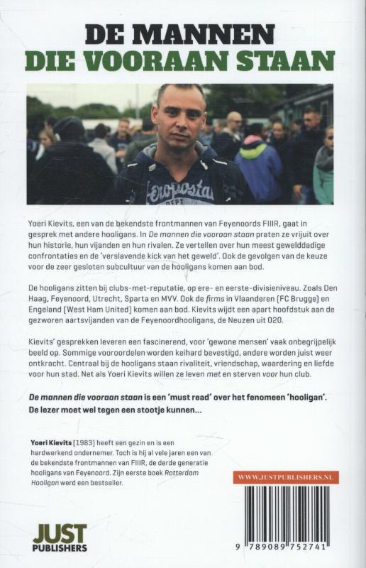 Achterkant van De mannen die vooraan staan