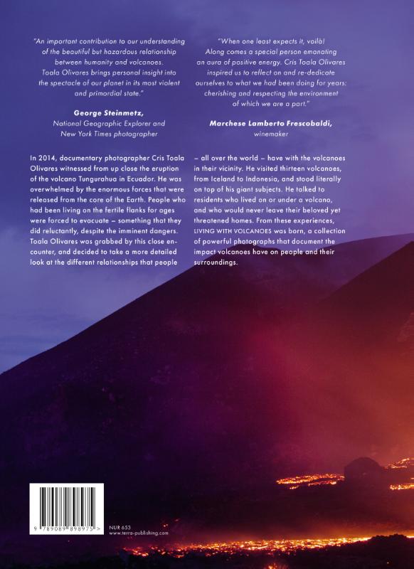 Achterkant van Living with Volcanoes
