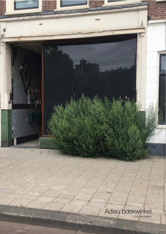 Achterkant van Er wordt niet verschrikkelijk hard gewerkt