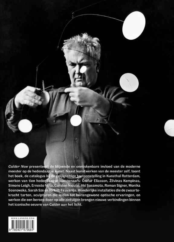 Achterkant van Calder Now