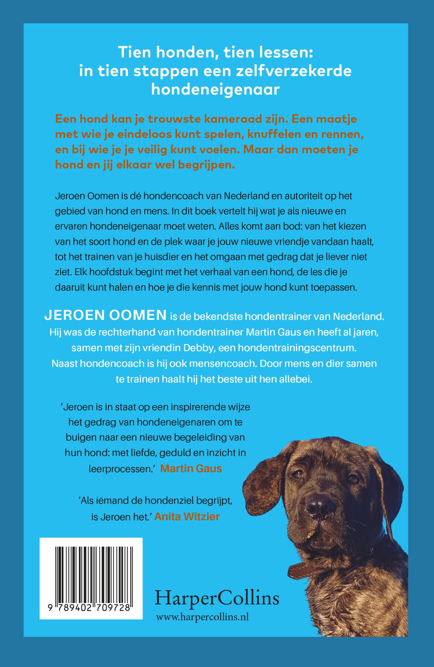 Achterkant van Hond in huis