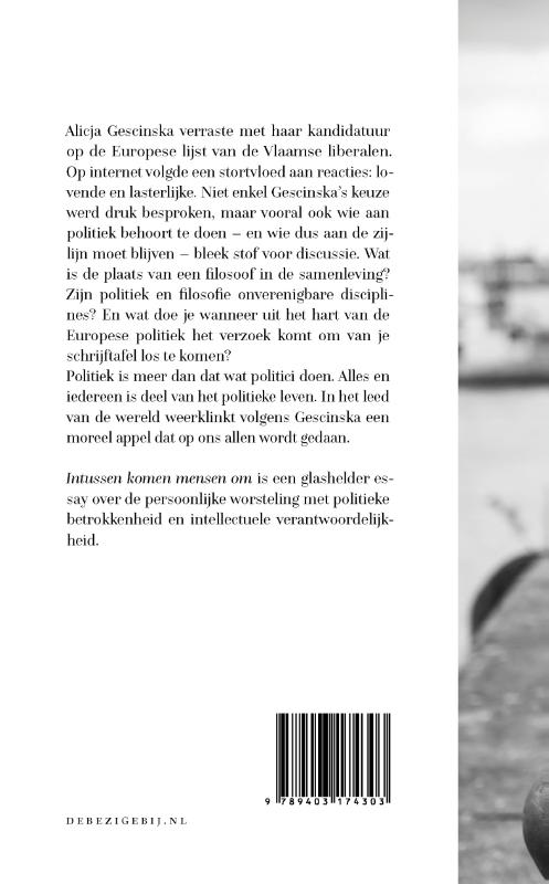 Achterkant van Intussen komen mensen om