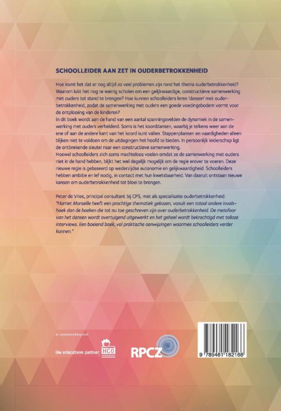 Achterkant van Schoolleider aan zet in ouderbetrokkenheid