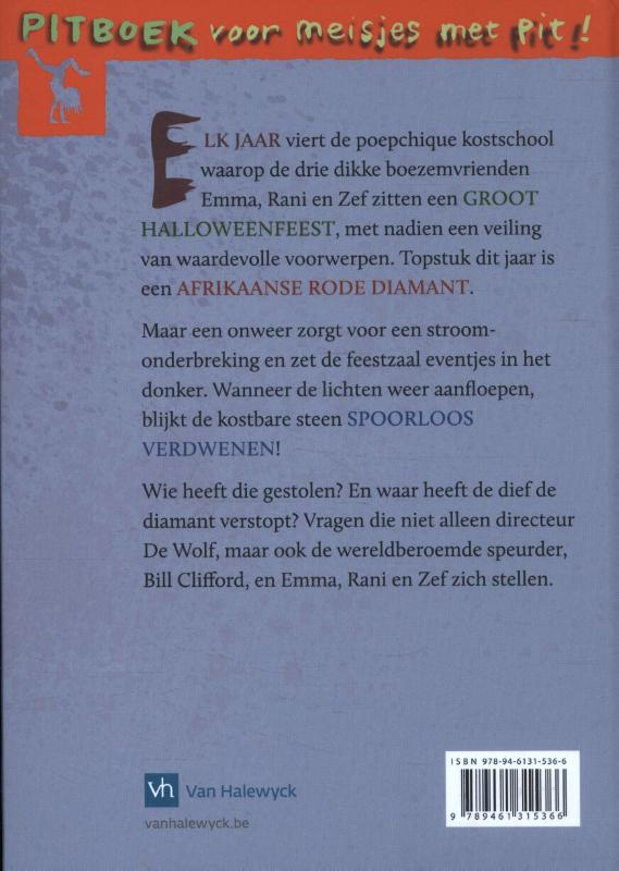 Achterkant van Halloweense worstjespudding