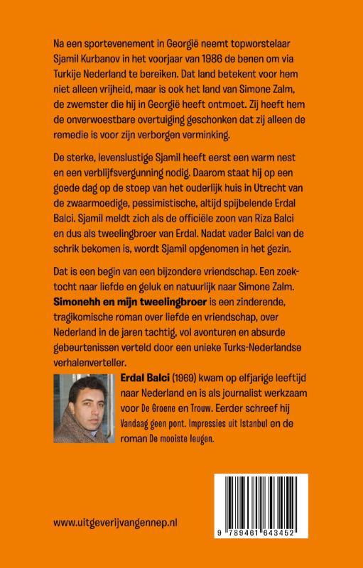 Achterkant van Simonehh en mijn tweelingbroer