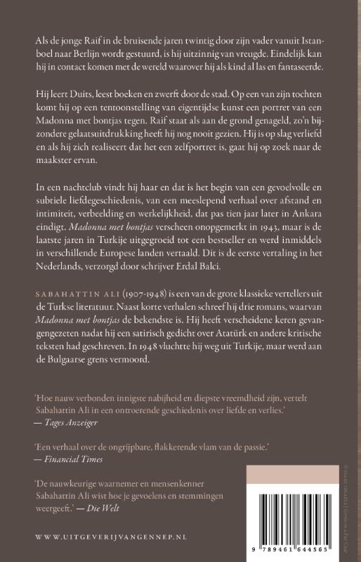 Achterkant van Madonna met bontjas