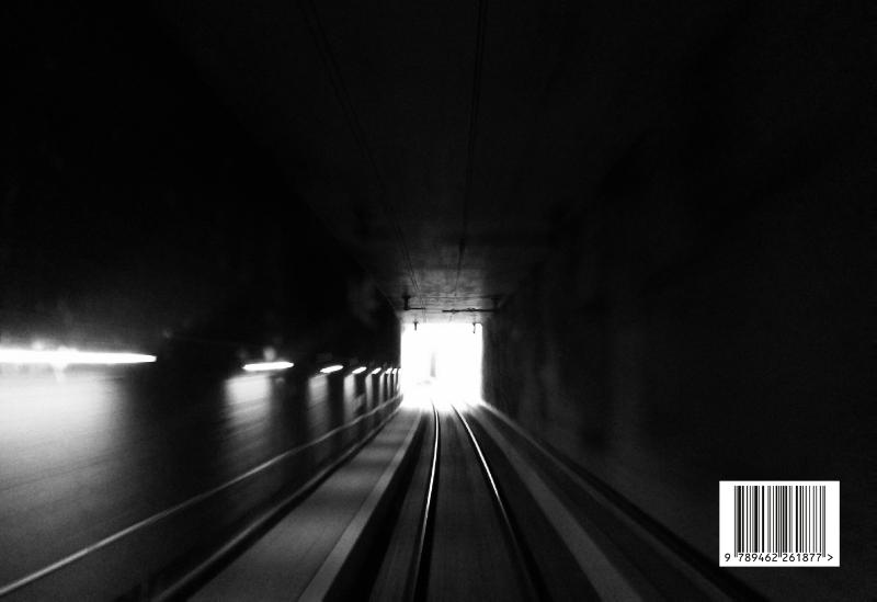 Achterkant van Station to station to station