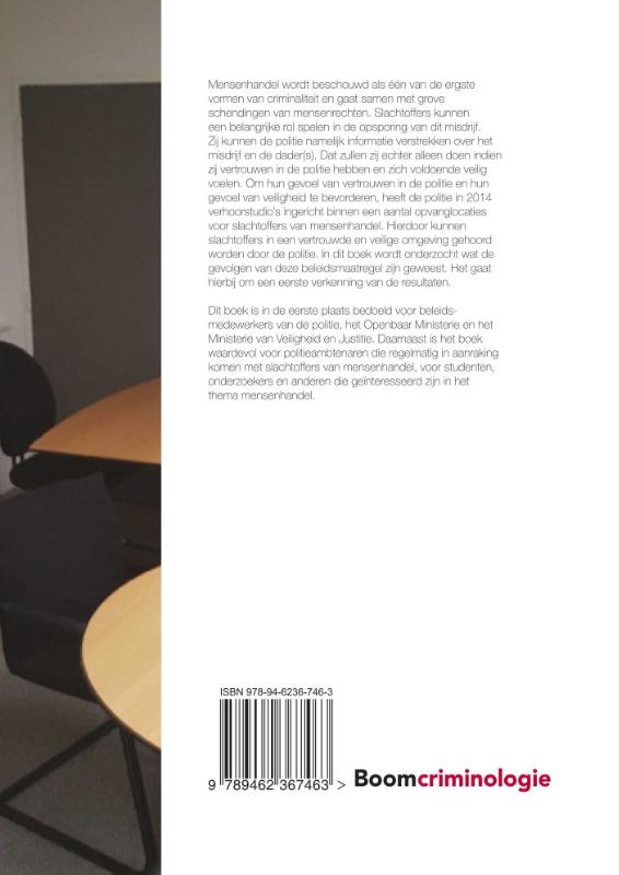 Achterkant van De pilot “Verhoorstudio’s in opvanglocaties voor slachtoffers van mensenhandel”
