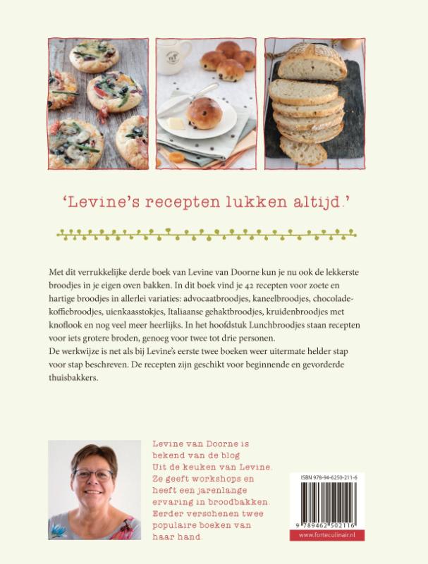 Achterkant van Broodjes uit eigen oven