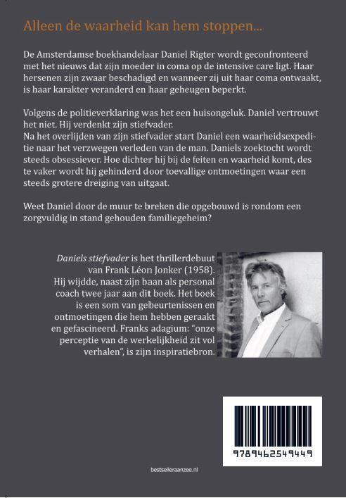 Achterkant van Daniels stiefvader