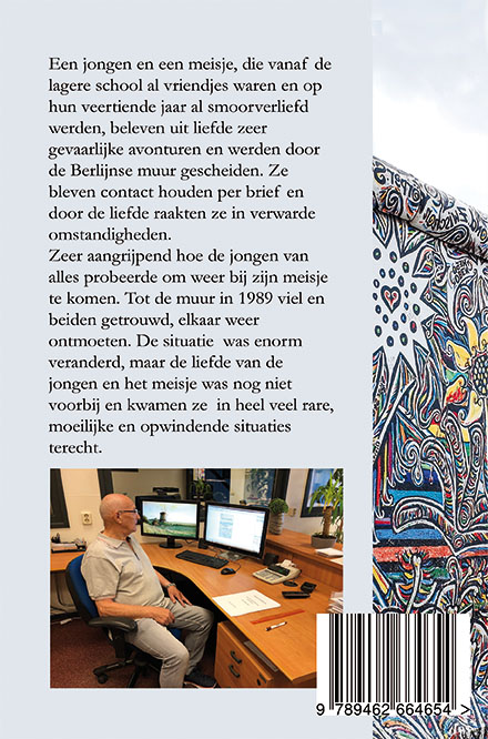 Achterkant van Rondom de muur van Berlijn