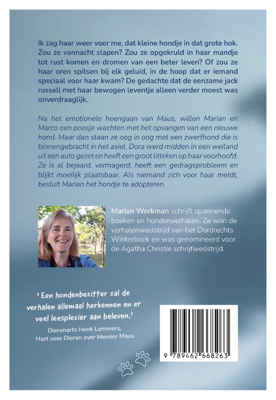 Achterkant van Dora, een hond uit duizenden