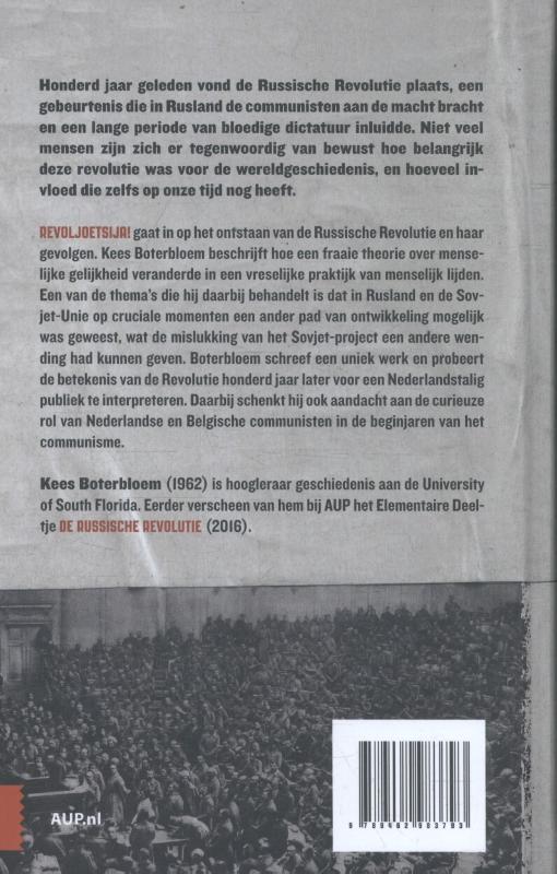 Achterkant van Revoljoetsija!