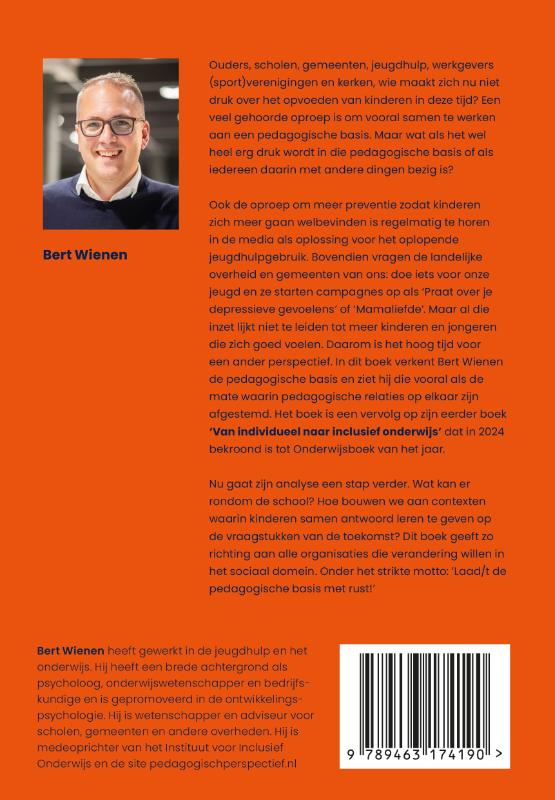 Achterkant van Laat/d de pedagogische basis met rust!
