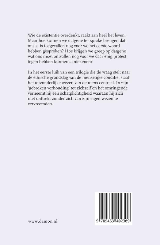 Achterkant van Essay over mens en existentie