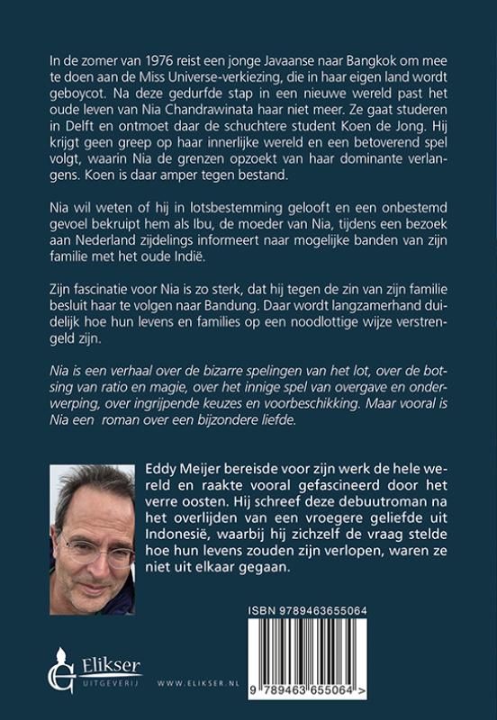 Achterkant van Nia