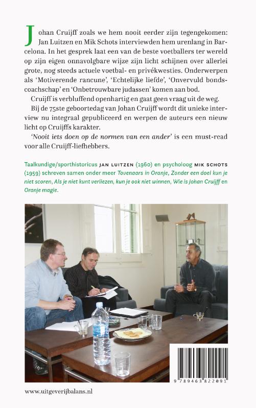 Achterkant van ‘Nooit iets doen op de normen van een ander’