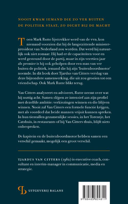 Achterkant van De kapitein en de buitenboordmotor