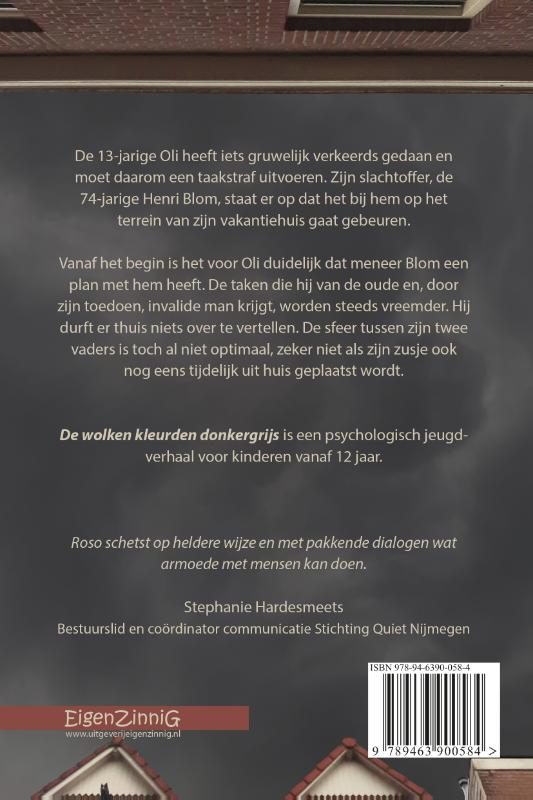 Achterkant van De wolken kleurden donkergrijs