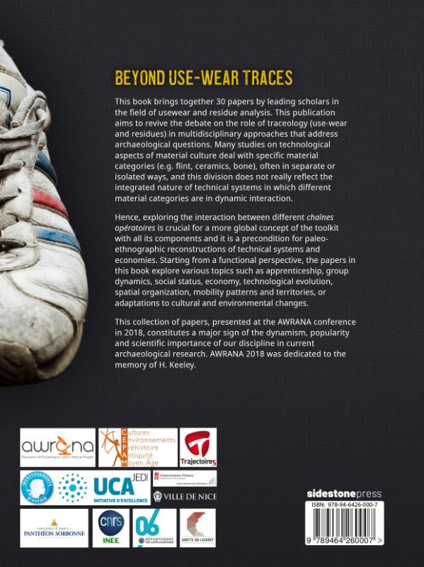 Achterkant van Beyond use-wear traces