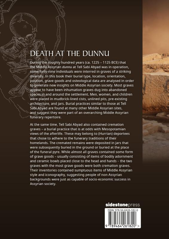 Achterkant van Death at the Dunnu