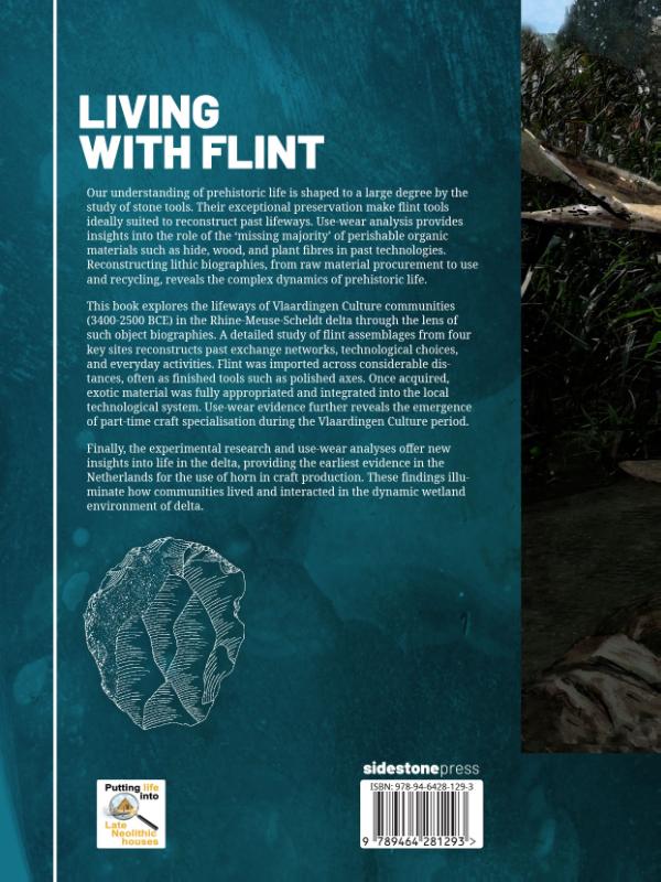 Achterkant van Living with Flint