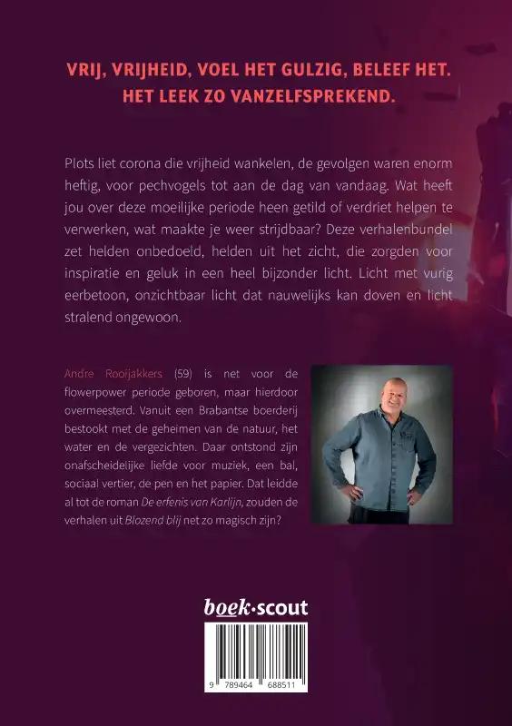 Achterkant van Blozend Blij