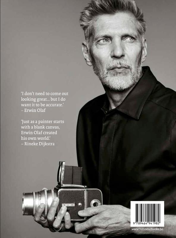 Achterkant van Erwin Olaf – The Biography