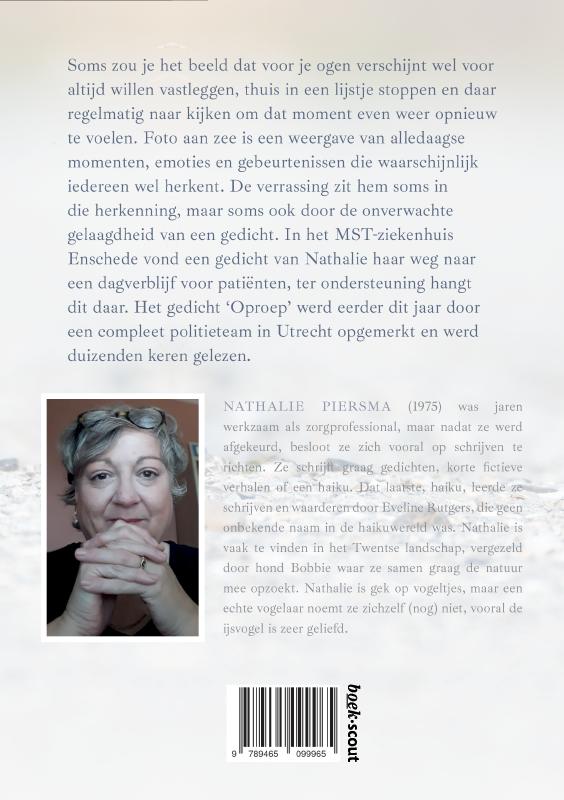Achterkant van Foto aan zee