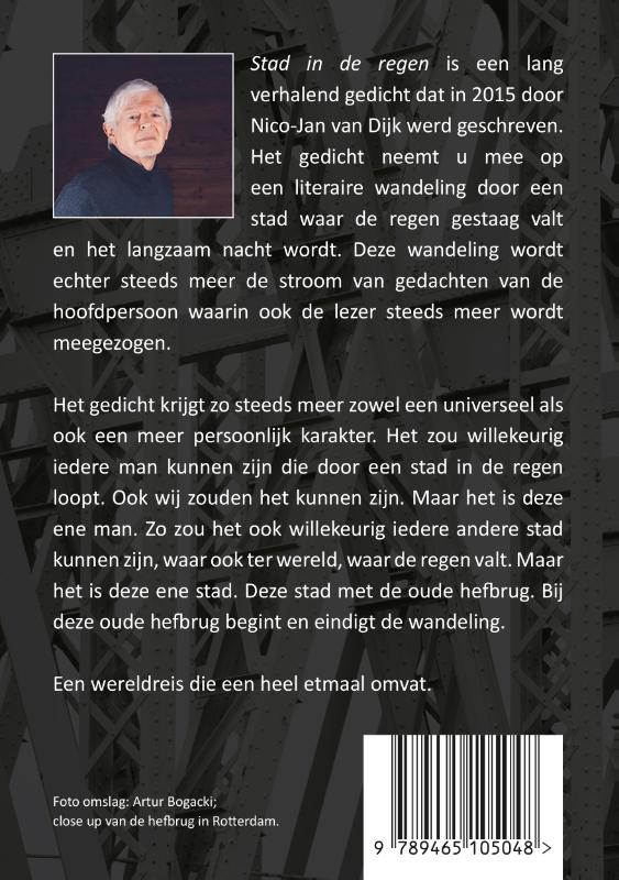 Achterkant van Stad in de regen.