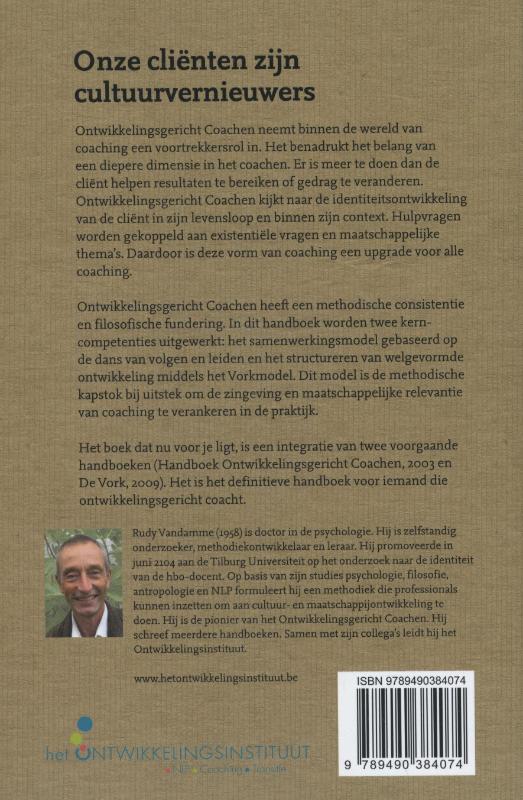 Achterkant van Handboek ontwikkelingsgericht coachen