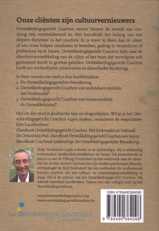 Achterkant van Ontwikkelingsgericht coachen