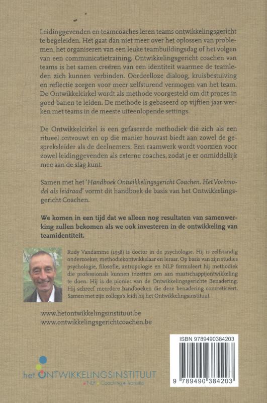 Achterkant van Handboek ontwikkelingsgericht coachen van teams