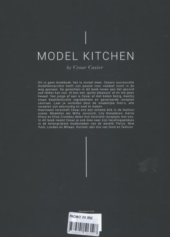 Achterkant van Model kitchen