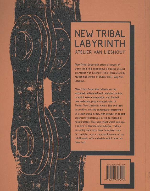 Achterkant van New tribal labyrinth