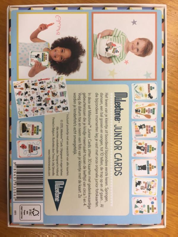 Achterkant van Junior photo cards/ display met 6 losse sets