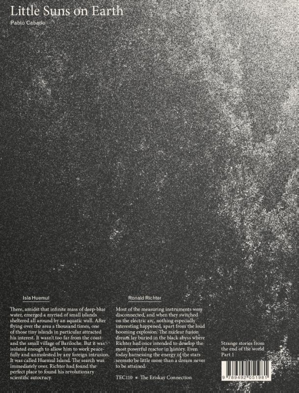 Achterkant van Little Suns on Earth