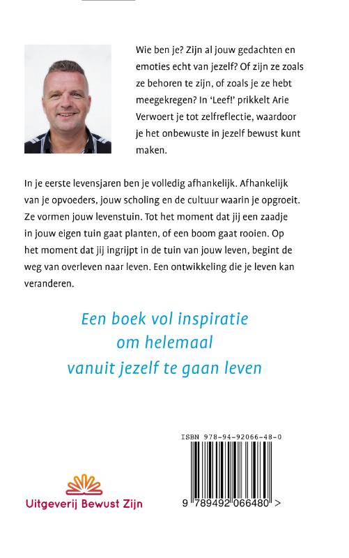 Achterkant van Leef!