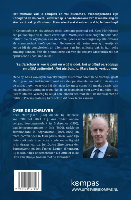 Achterkant van Commandant in vier missies