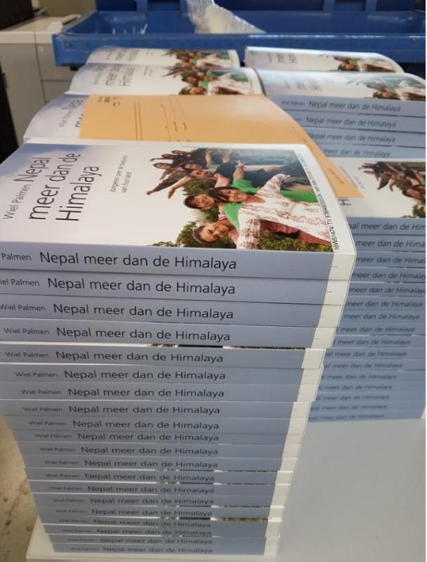 Achterkant van Nepal meer dan de Himalaya
