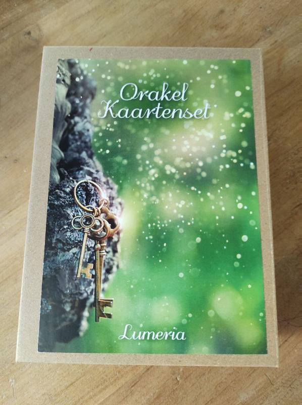Achterkant van Lumeria orakel kaarten set