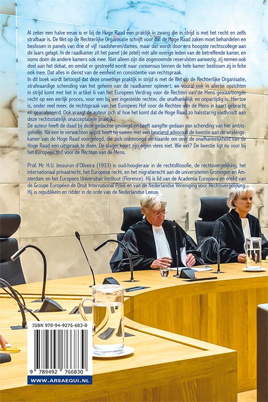 Achterkant van Een boekje open over de Hoge Raad en zijn reservisten