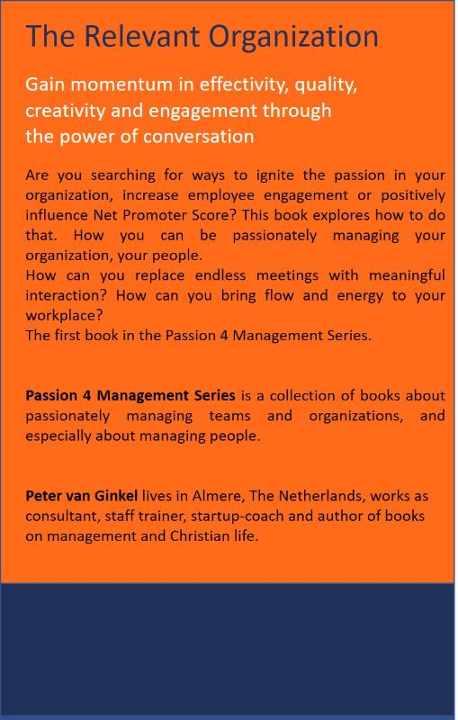 Achterkant van The Relevant Organization