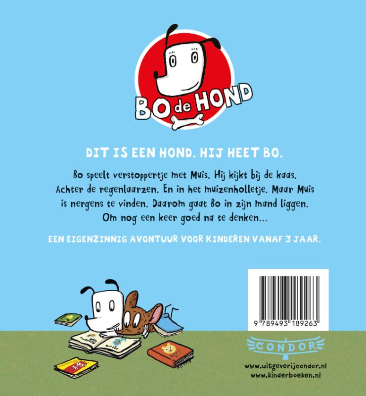 Achterkant van Bo speelt verstoppertje