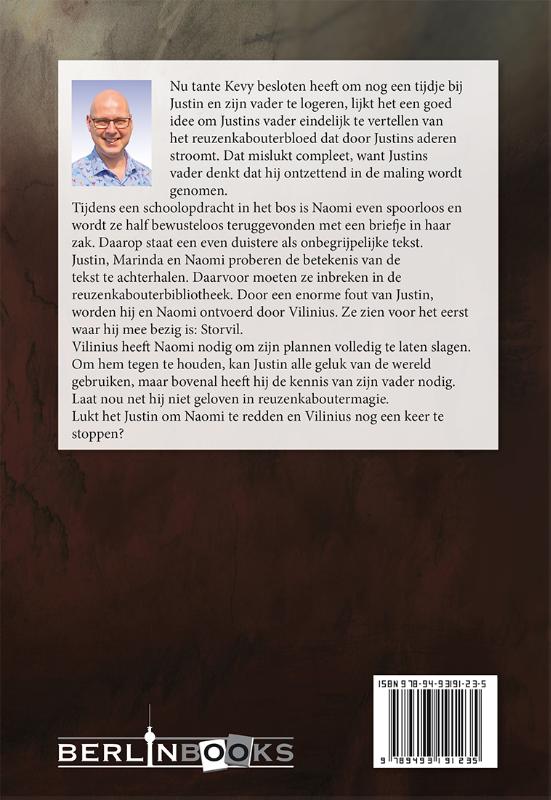 Achterkant van Justin en de strijd om Storvil