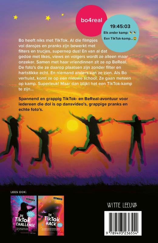 Achterkant van Het TikTok Kamp