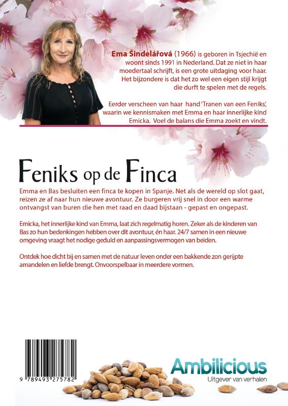Achterkant van Feniks op de Finca